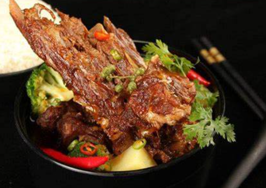 骨辘辘辣骨饭