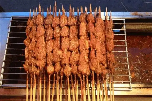 英雄地摊烤肉