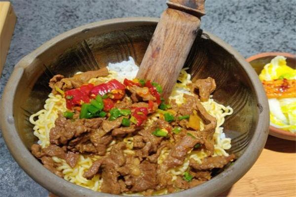 小牛擂饭