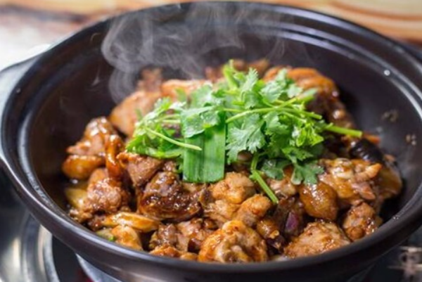 炭炉鸡煲