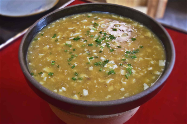 鲁蒙肉饼糁汤