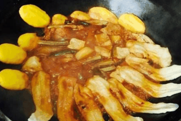 东北铁锅炖