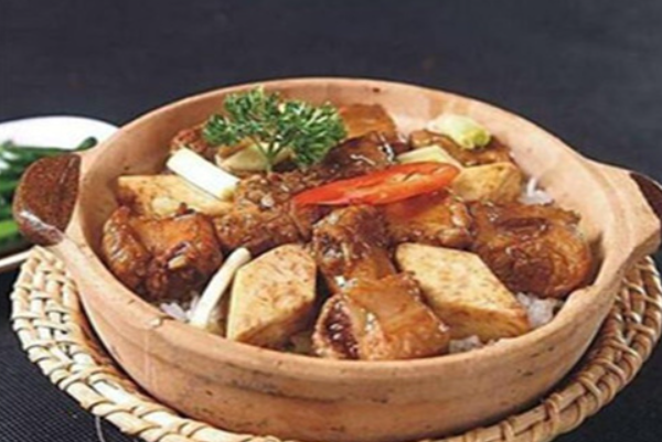 鲜骨道酱烧排骨饭