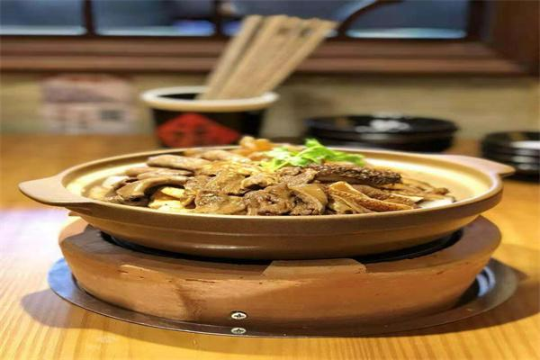 炭炉牛杂煲