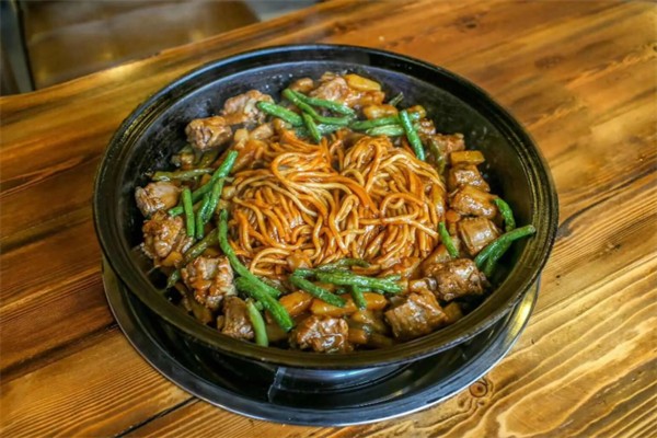 外婆家铁锅焖面