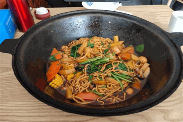 外婆家铁锅焖面