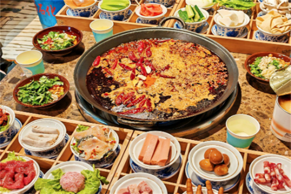 十盘九碗市井老火锅