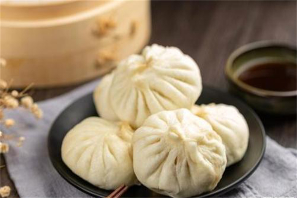 大红灯笼老包子