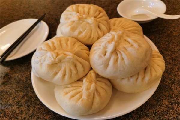 大红灯笼老包子