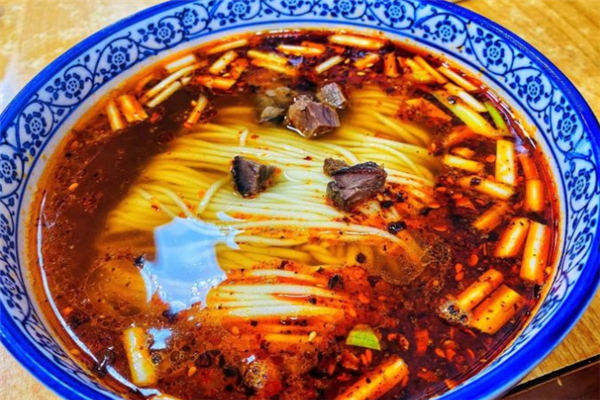 西林春牛肉面
