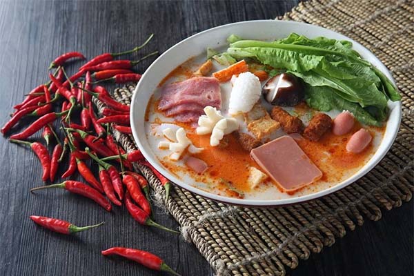 吉阿婆麻辣烫店加盟