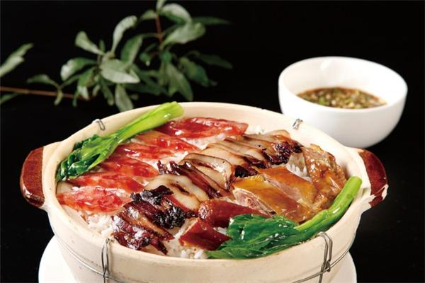 香香他她煲仔饭