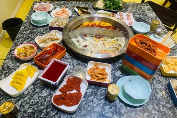艺霖苑自助火锅