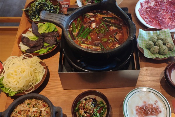 黔城酸汤火锅 黔城酸汤火锅