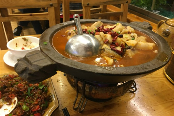 祥龙石锅鱼