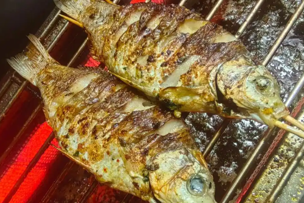 阿海碳锅龙虾·海鲜烧烤