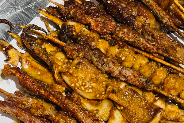 赵小嗨野馄饨烧烤 赵小嗨野馄饨烧烤