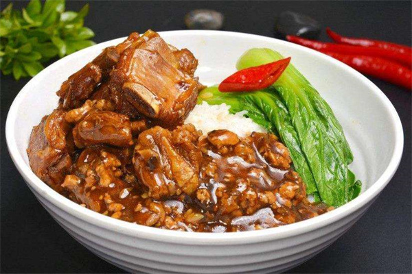 鲍汁肥牛排骨饭加盟