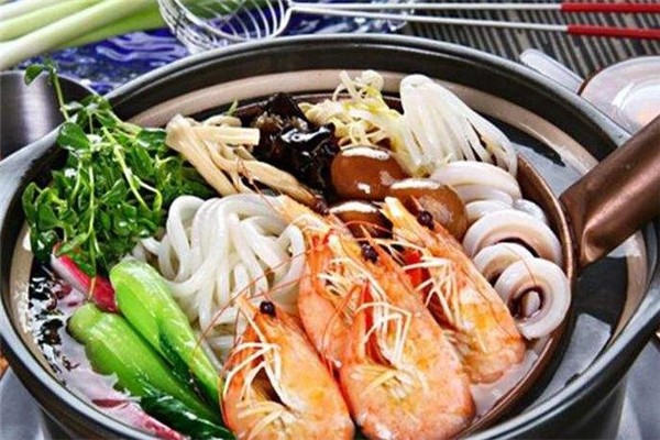 八角亭云南过桥米线加盟