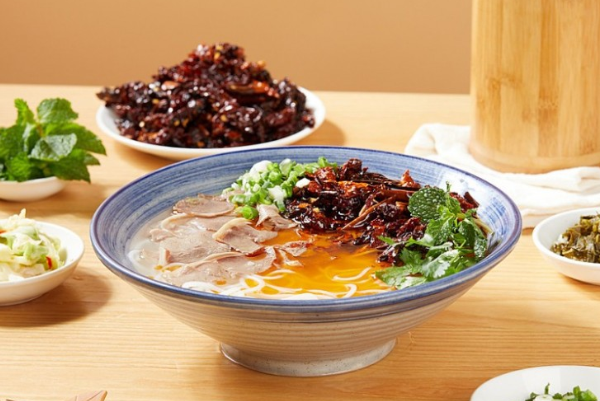 牛大刀现切牦牛肉米线