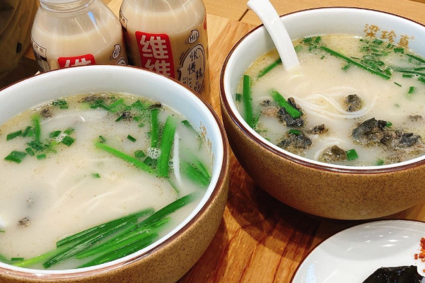 梁珍真乌鸡米线