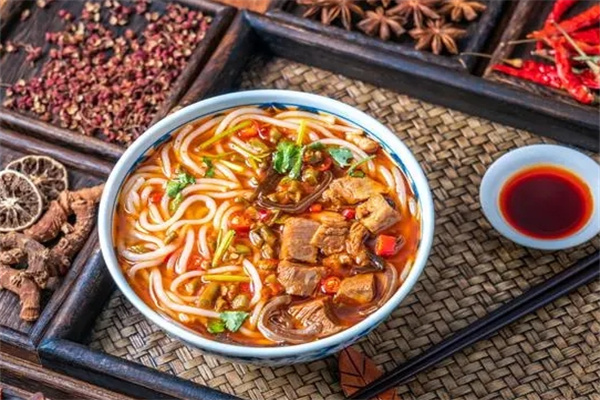 郑记鸡汤过桥米线