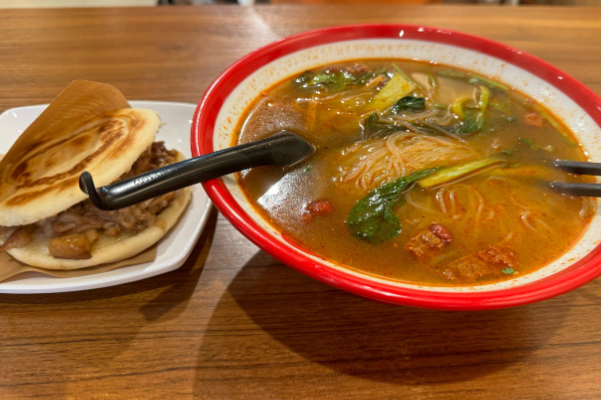 王富花米线肉夹馍