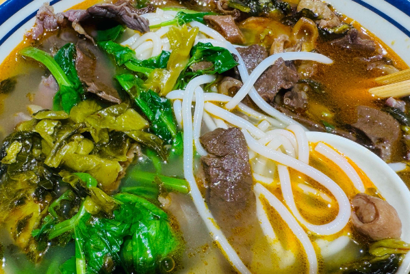 烫牛娃云南生烫牛肉米线