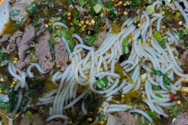 牛角尖现切牛肉米线