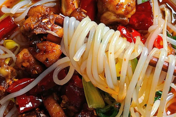 锦少辣子鸡米线 锦少辣子鸡米线