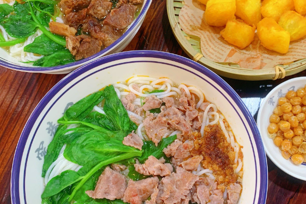 古早巷生烫牛肉米线
