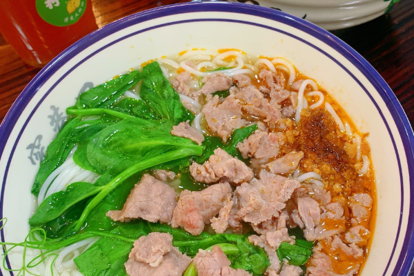 古早巷生烫牛肉米线
