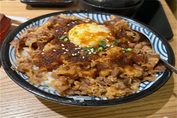 井吞大碗烧肉丼饭