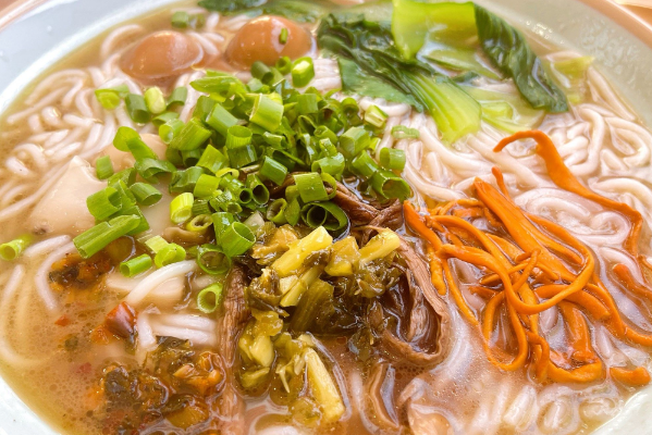 三点一线卤味·米线