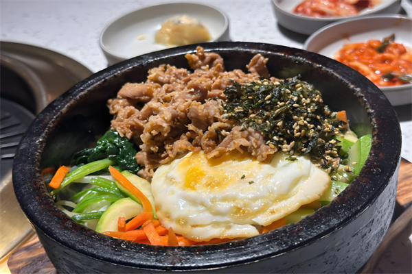 琪轩铭石锅拌饭