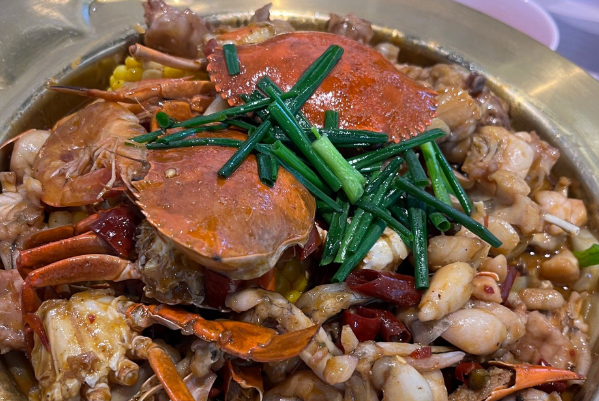 萌哥俩肉蟹煲 萌哥俩肉蟹煲