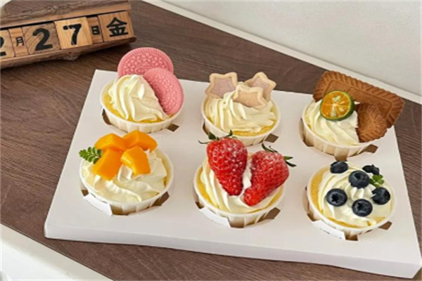 爱丽丝生日蛋糕