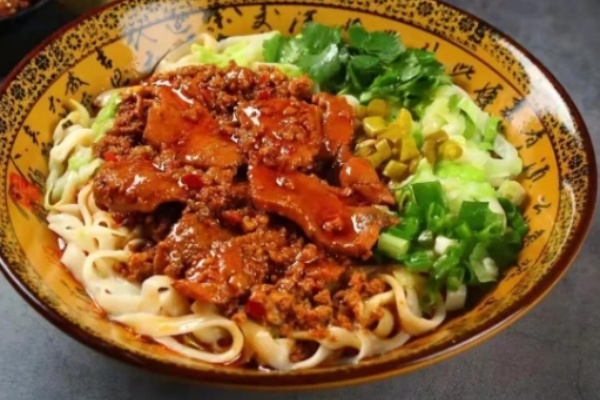 牛府骨汤刀削面 牛府骨汤刀削面