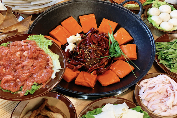 弄巴适地摊火锅 弄巴适地摊火锅