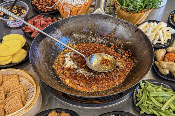 弄巴适地摊火锅 弄巴适地摊火锅