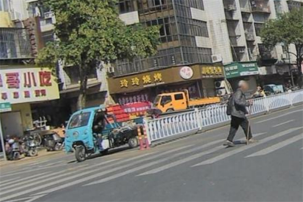 玲玲烧烤 玲玲烧烤