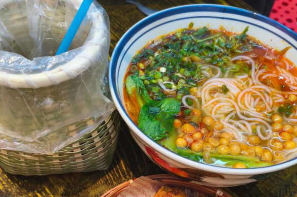 于谦谦生烫牛肉米线