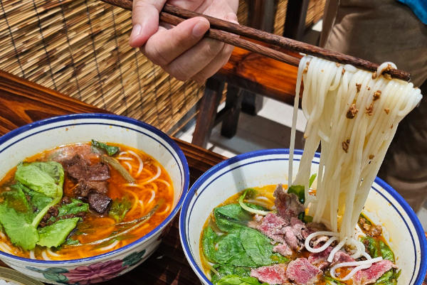 于谦谦生烫牛肉米线