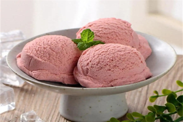 鲍萝莉牛乳冰淇淋 鲍萝莉牛乳冰淇淋