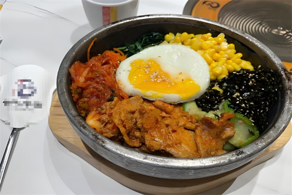 饭拌仙炙烤五花肉饭