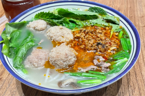 梁千千生烫牛肉米线 梁千千生烫牛肉米线