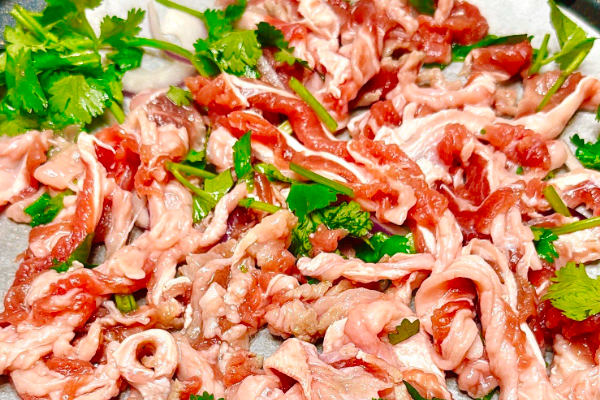 张家铺着地摊烤肉 张家铺着地摊烤肉