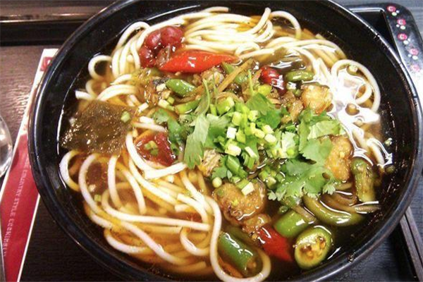鱼线香酸菜鱼米线