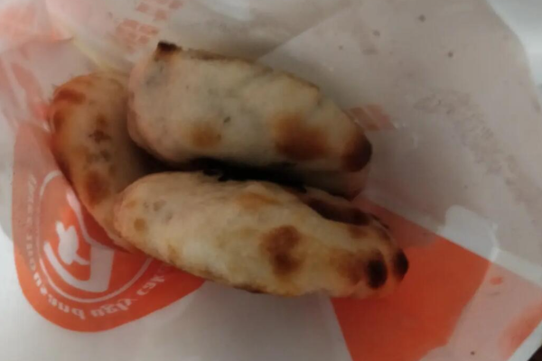 三千个丑饼