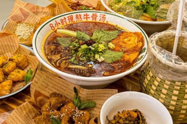 蛮饱饱·排队王生烫牛肉米线 蛮饱饱·排队王生烫牛肉米线